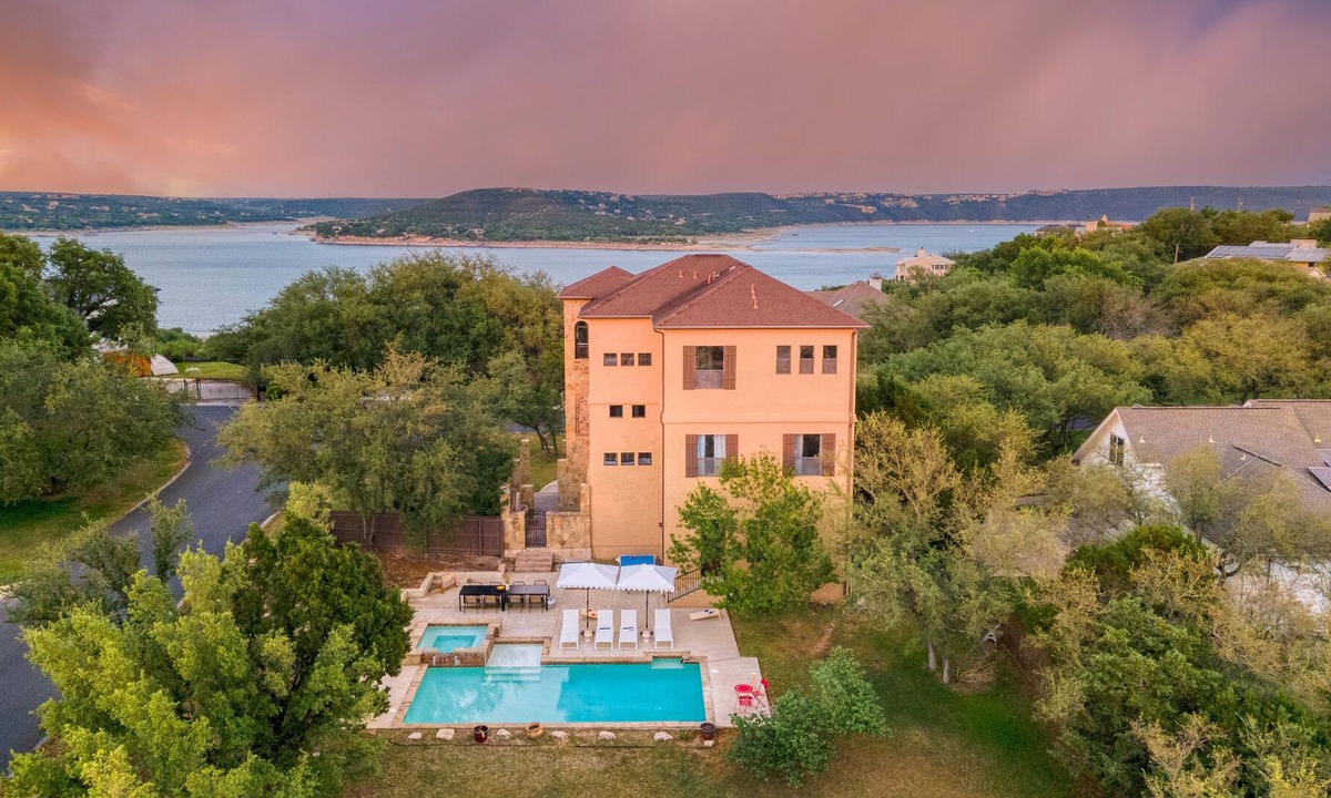 Hudson | Travis Landing