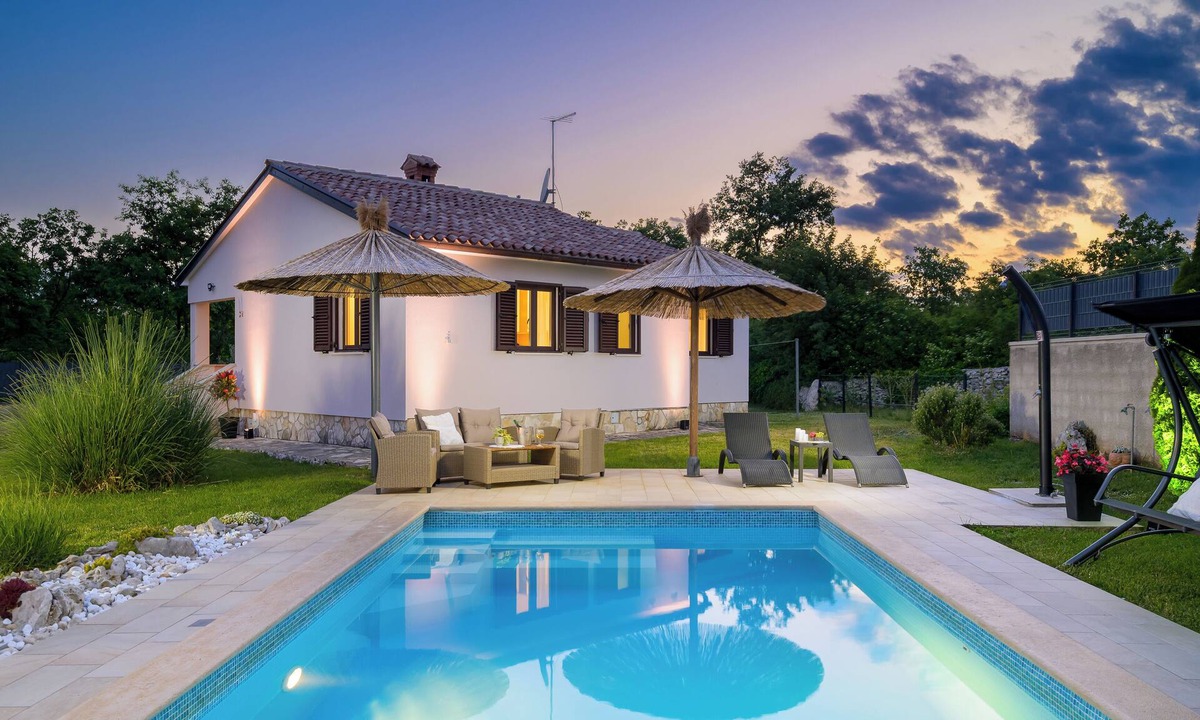 Holidays | Peresiji