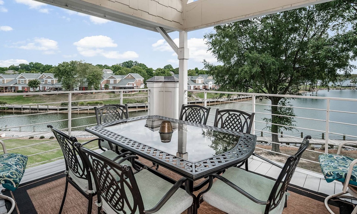 Norman Waterfront Elevator Tennis | Cornelius