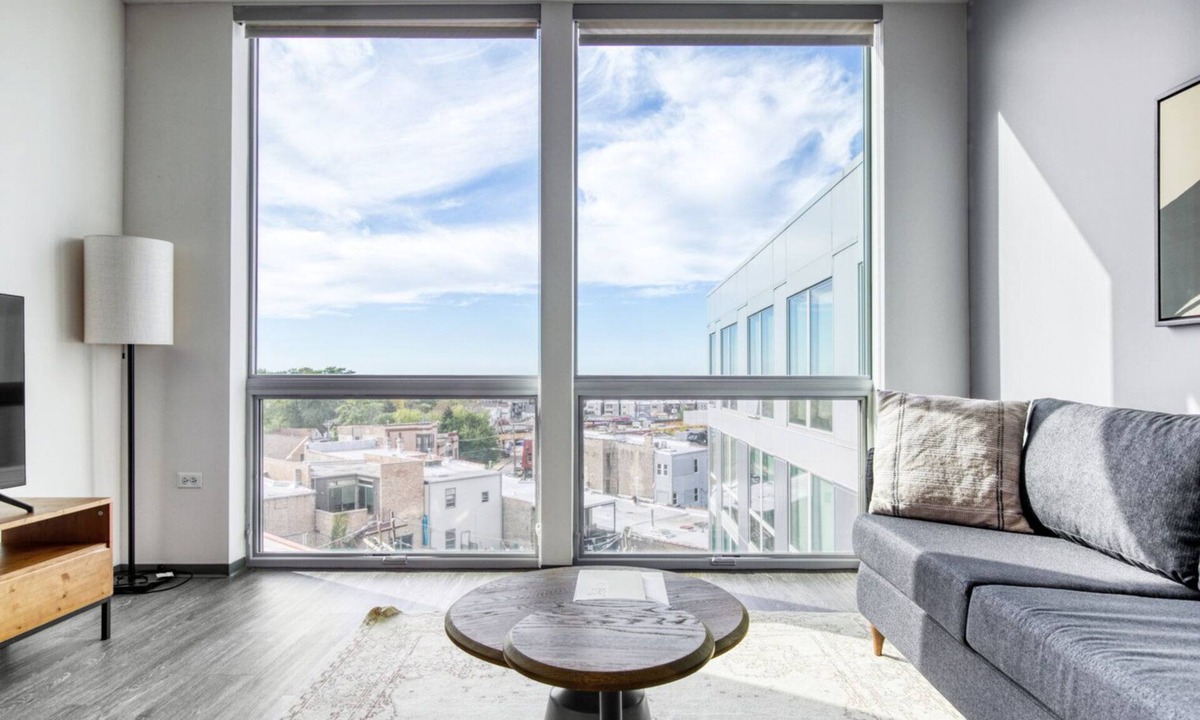 Wells Apartments St Chicago | Logan Square