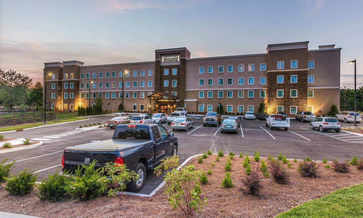 Turkey Creek Shopping District Business | Farragut