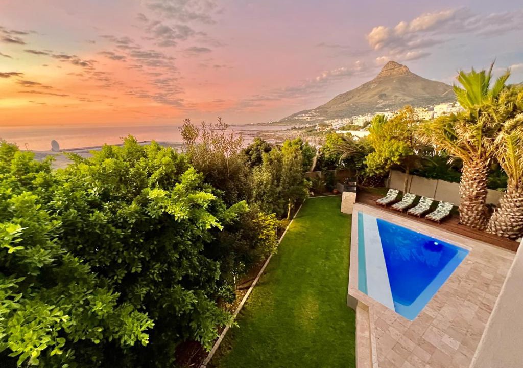 Houghton | Camps Bay