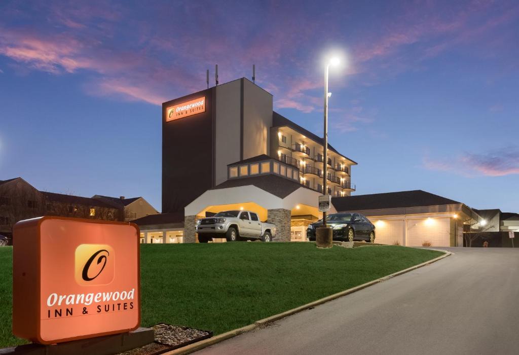 Orangewood Inn Suites Kansas City Airport | Waldron
