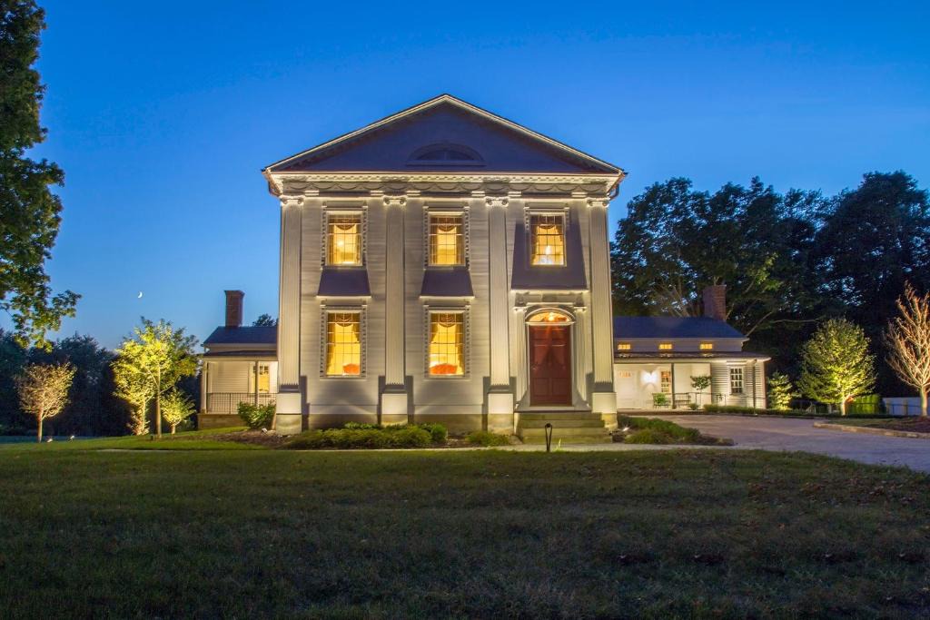 Peter Allen Inn Event | Farmdale