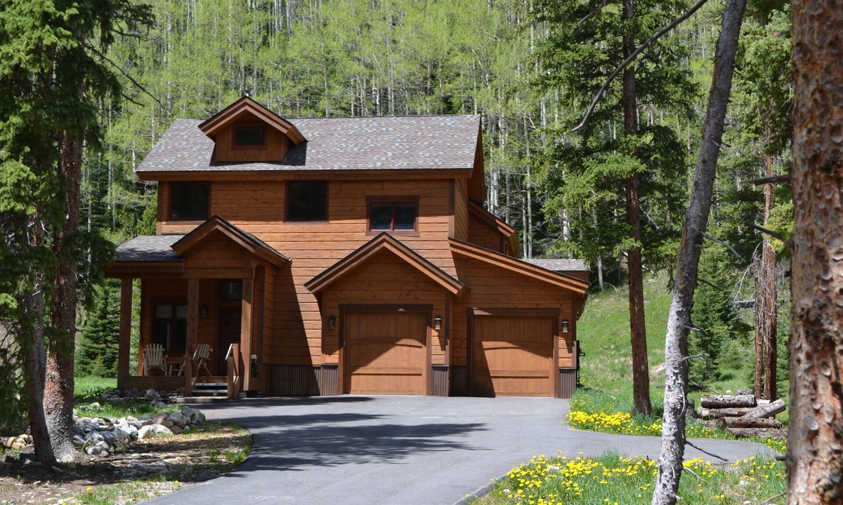 Street Station Breckenridge | Sunny Slope