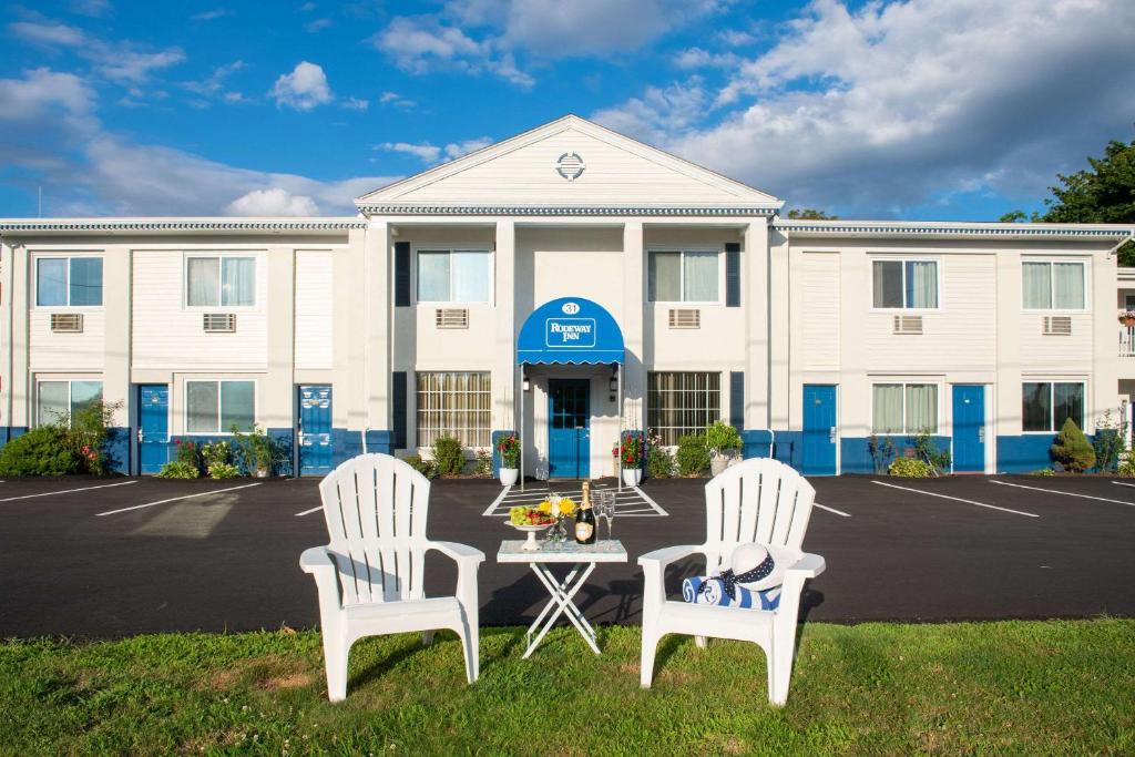Rodeway Inn Middletown | Middletown
