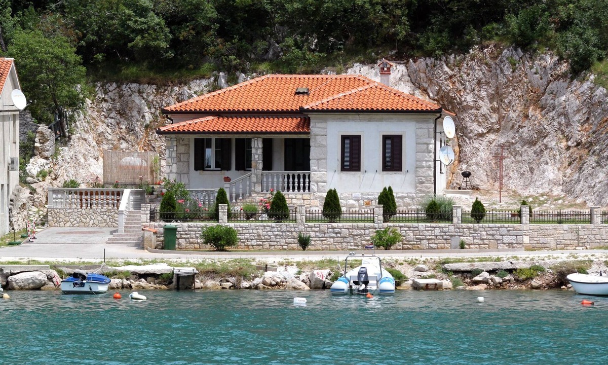 Plomin Luka Labin | Plomin