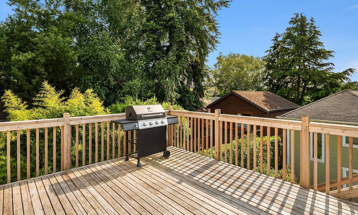 Q Seattle | Madrona