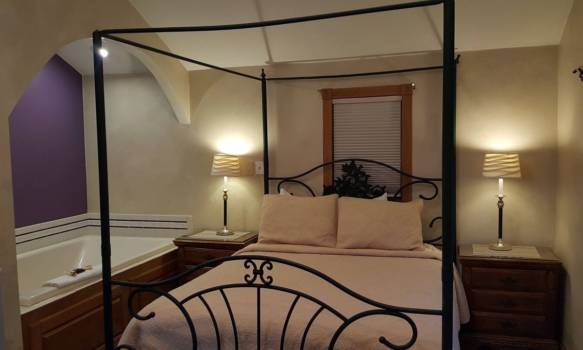 Snug Harbor Inn Sturgeon Bay | Sturgeon Bay