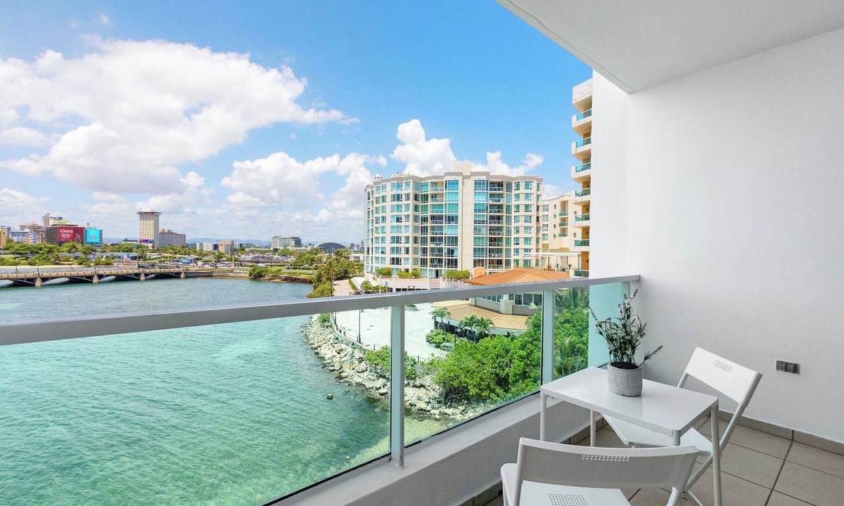 L Located At The Condado Lagoon Villas Building | Puerta de Tierra