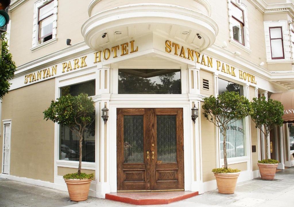 La Monarca Hotel B | Cole Valley
