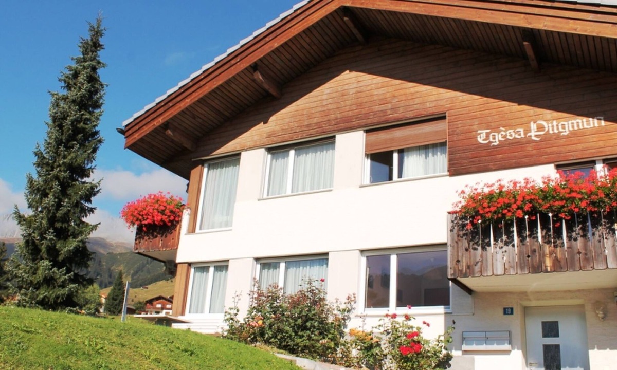 Tgèsa Pitgmun Persons | Sedrun