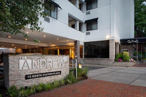 The Andrew Hotel | Great Neck Plaza