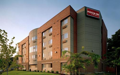 The Madison Inn | Cliff - Cannon