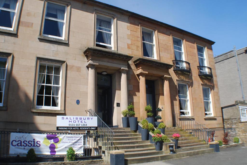 The Salisbury Hotel | Newington