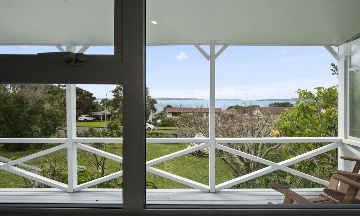 Tide Algies Bay Holiday | Algies Bay