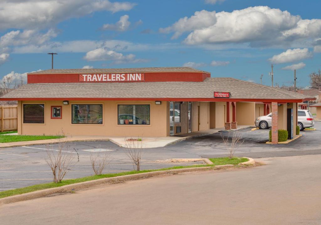 Travelers Inn Midwest City | Midwest City