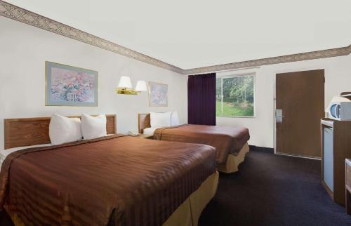 Travelodge | Page