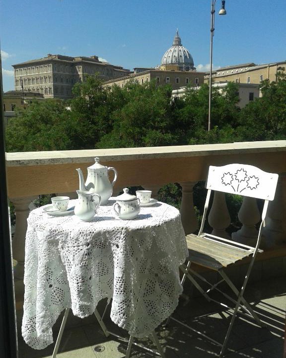 Un Caffè Sul Balcone | Vatican