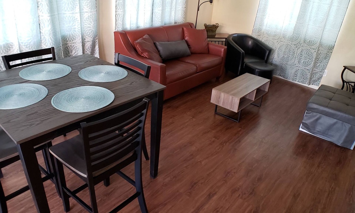 Clean Comfy Mi | Mountain 1st Avenue