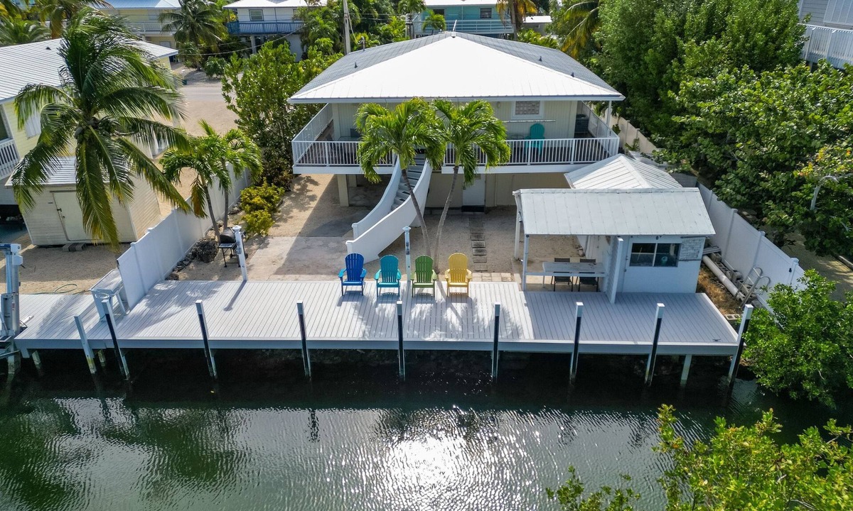 Accommodation Summerland Key | Breezeswept Beach Estates