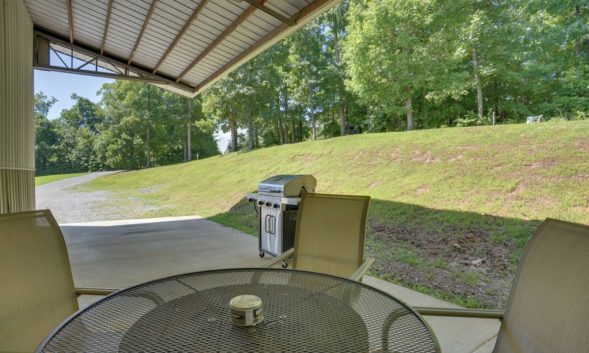 Wooded Gilbertsville Hideaway Kentucky | Gilbertsville