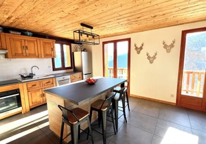 Évasion Alpine: ski chalet for 12-14 people