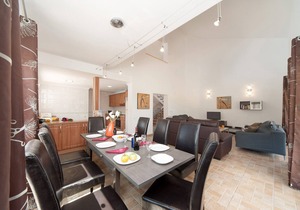 0339 Villa Elefante Fresno