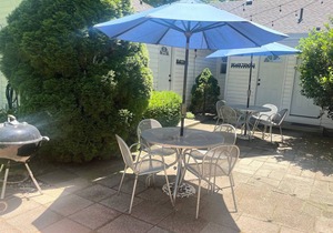 1 bed/1 bath, 1.5 blocks to beach/town, dog friendly