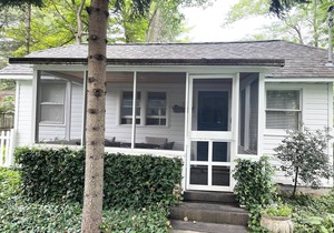1 bed/1 bath, 1.5 blocks to beach/town, dog friendly, screened prch, fenced yard