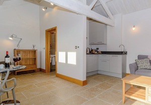 1 bedroom accommodation in Thornhill, near Royal Wootton Bassett
