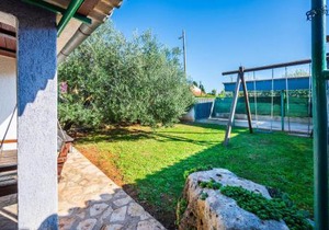 1 Bedroom Amazing Apartment In Liznjan