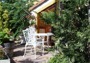 1 bedroom apartment - 3 people: With charm and beautiful views of the garden.
