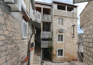 1 bedroom cozy apartment in Slatine