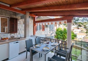 1 Bedroom Cozy Apartment In Splitska