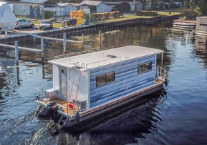 1 bedroom stunning ship in Hennigsdorf
