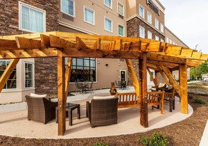1 Bedroom Suite Near Turkey Creek Shopping District! Shared Seasonal Outdoor Pool + Business Center