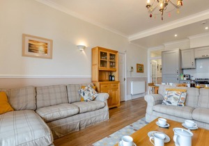 1 Dolphin Court - Two Bedroom Apartment, Sleeps 4