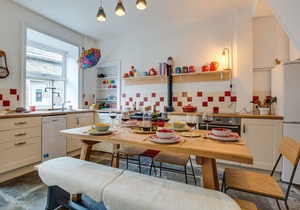 1 Rose Cottage - Three Bedroom House, Sleeps 5