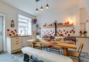 1 Rose Cottage - Three Bedroom House, Sleeps 5