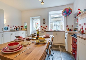1 Rose Cottage - Three Bedroom House, Sleeps 5