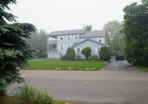 10 MINUTE WALK TO THE BEACH 5 BEDROOMS 3 FULL BATHROOMS SLEEPS 14