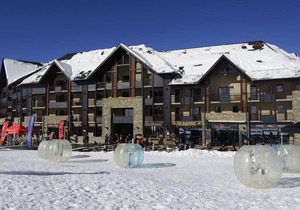 100m from ski slopes, 1st floor, view valley, parking, tv, ski locker, 37m², Peyragudes