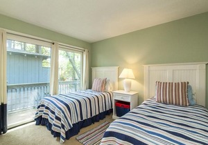1030 Sparrow Pond Cottage By RedAwning