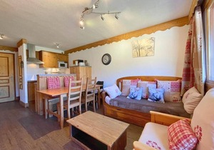 10m from ski slopes, 2nd floor, balcony, tv, ski locker, 35m², Les Menuires