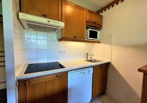 10m from ski slopes, floor -3, balcony, tv, ski locker, 35m², Les Menuires