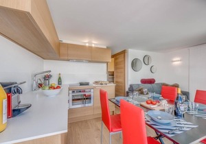 10m from ski slopes, 6th floor, view resort, balcony, tv, ski locker, 26m², Tignes