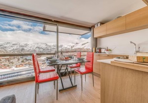 10m from ski slopes, 6th floor, view resort, balcony, tv, ski locker, 26m², Tignes