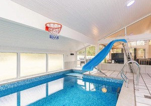 12 person holiday home in Saltum-By Traum