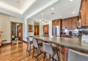 131 m² Condo ∙ 2 bedrooms ∙ 6 guests